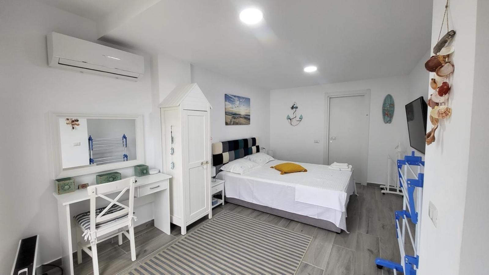 Serenity Sea View Apartment Olimp Eksteriør billede